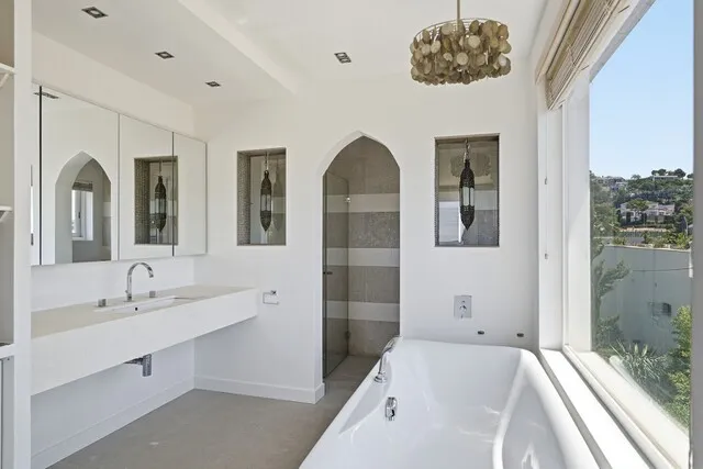 Elegant sea view villa for sale in Costa d’en Blanes, Southwest Mallorca — photo 11