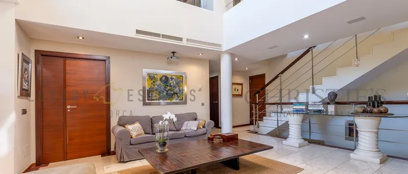 Light-flooded villa in Son Vida — photo 3