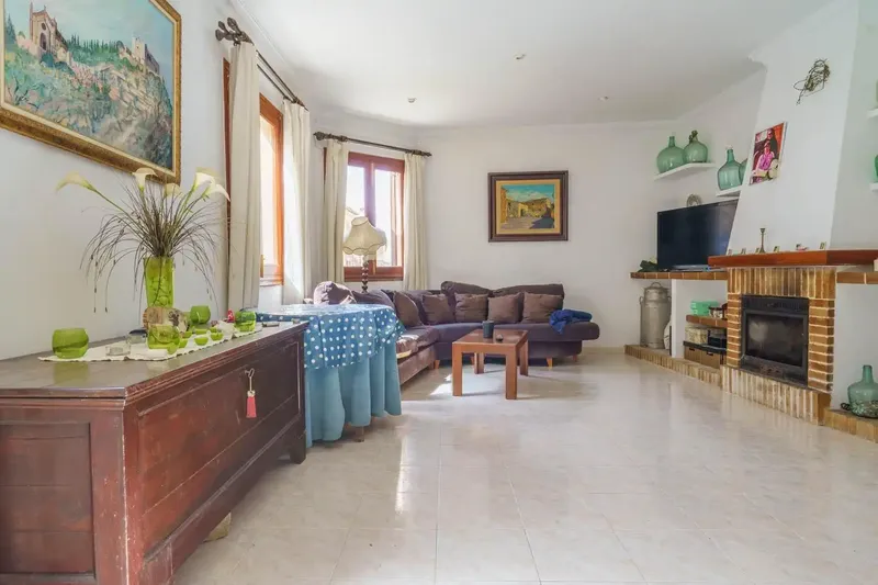 Discover this magnificent 280 m2 house, distributed over two comfortable floors and located in one of the most beautiful and quiet areas of the island — photo 11