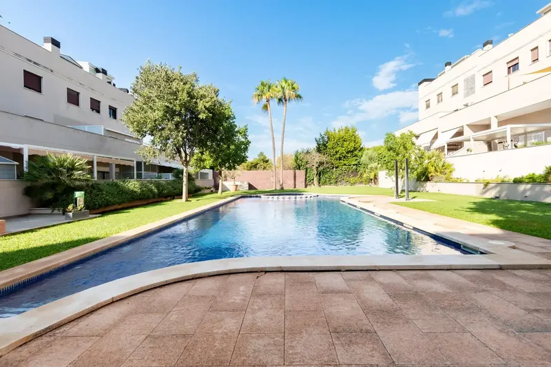 Discover this magnificent penthouse in one of the most sought-after residential areas of Inca: Son Amonda, a quiet, family-friendly and — photo 1