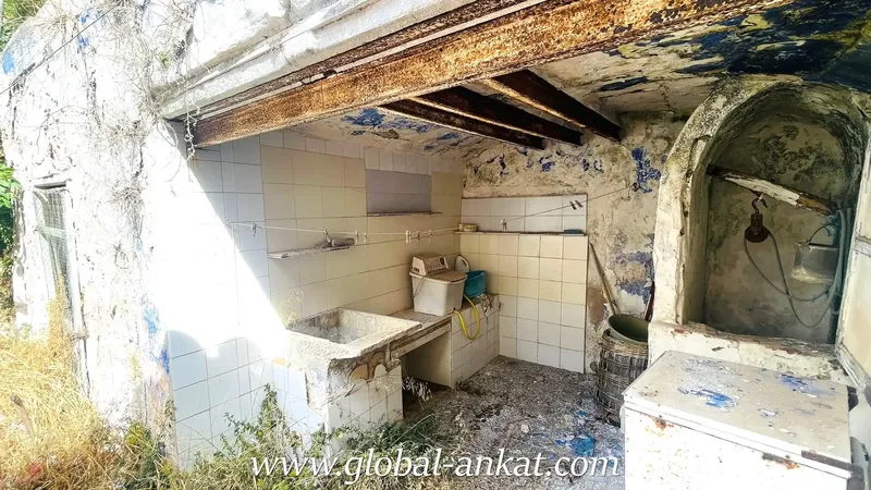 Corner house to renovate in Felanitx, with a building of 187m2 on a plot of 202m2. — photo 7
