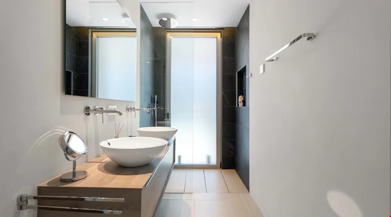 Spacious contemporary villa with private pool and gardens for sale in Santa Ponsa — photo 8