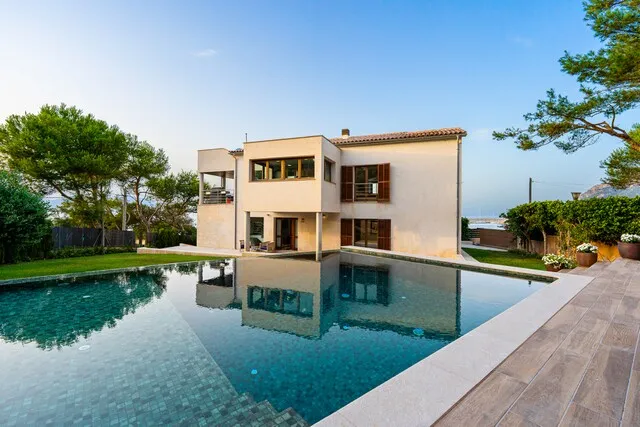 Incredible seafront villa for sale in the picturesque north of Mallorca with beach access — photo 9