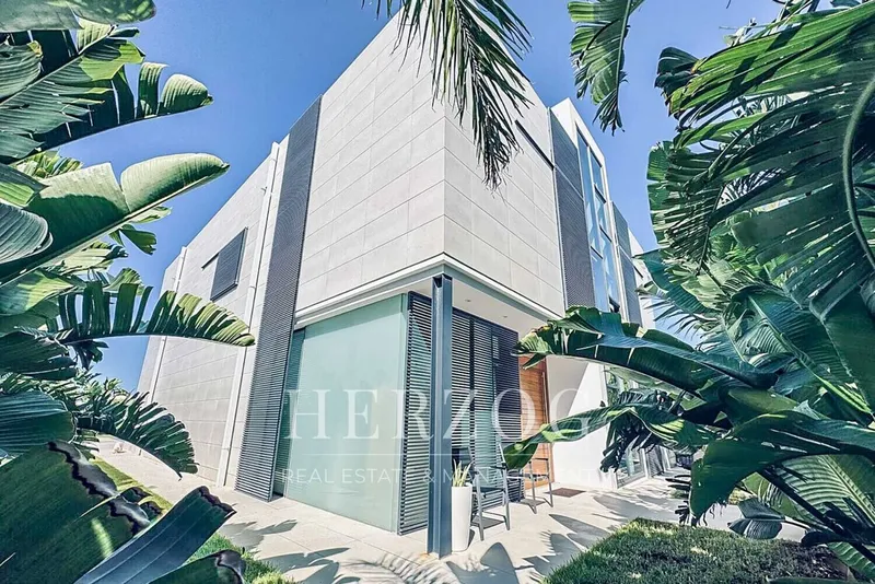 Exclusive designer residence with modern living concept in Puig de Ros — photo 5