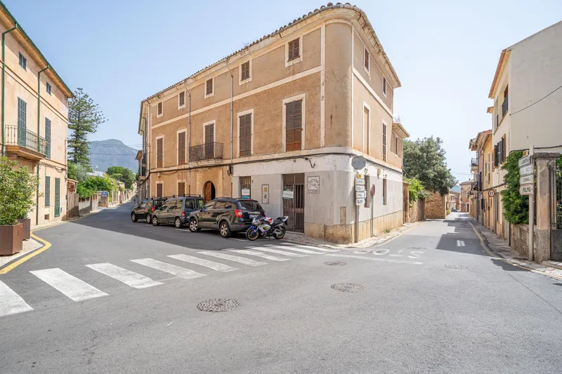 Rural house with terrace in Alaró. — photo 1