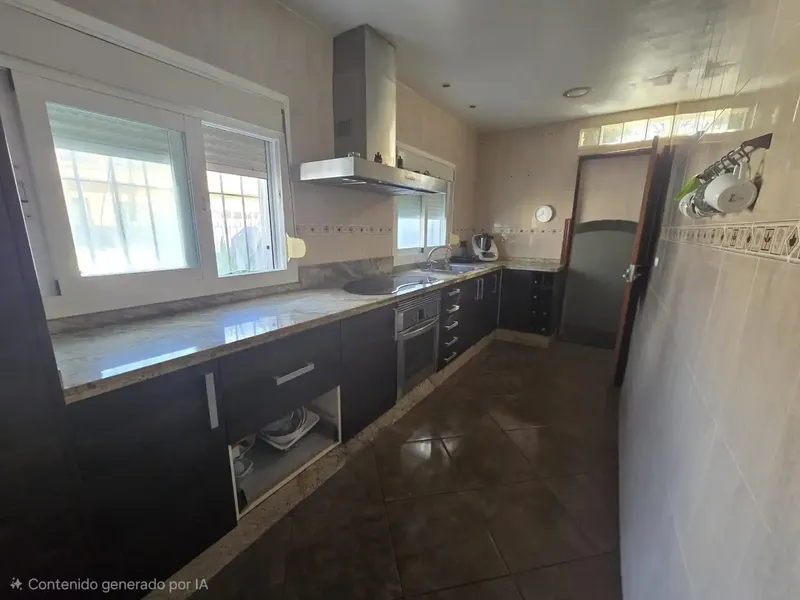 Discover this exceptional house for sale in S' Arenal, Palma de Mallorca. With an attractive price of 750,000 euros and a surface area of — photo 12