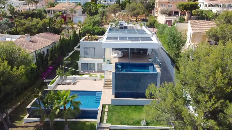 Sea view villa with 2 swimming pools in Santa Ponsa — photo 11