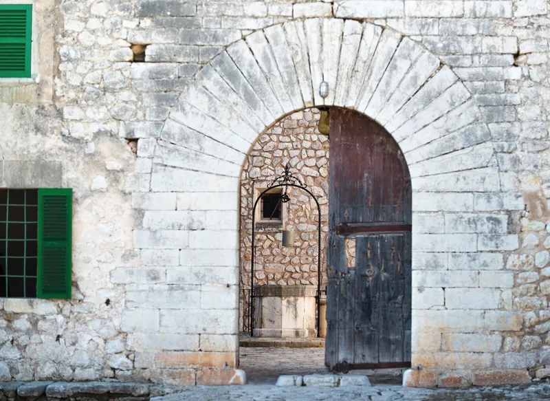 Mansion in Bunyola: Historical country manor from 1602 including vast estate — photo 8
