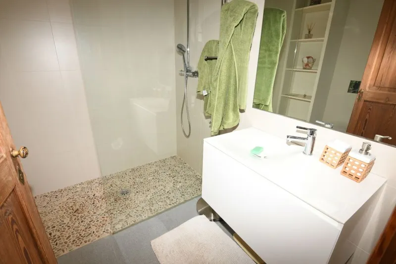 Central renovated 3-story town house in Llucmajor — photo 12