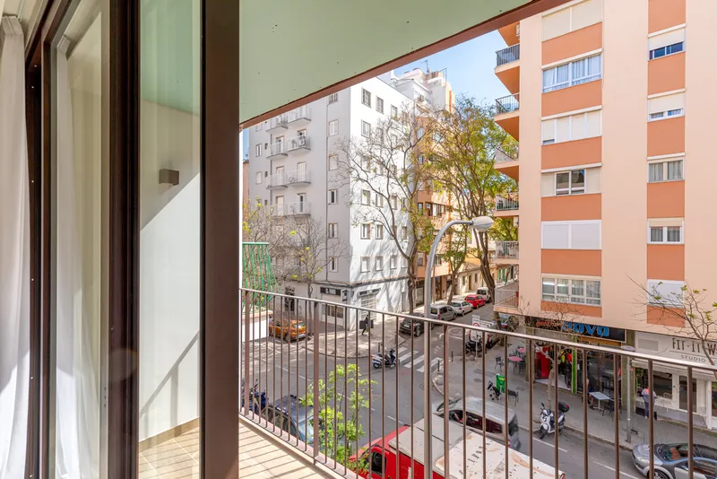 Apartment in Palma - Spacious living room with terrace — photo 2