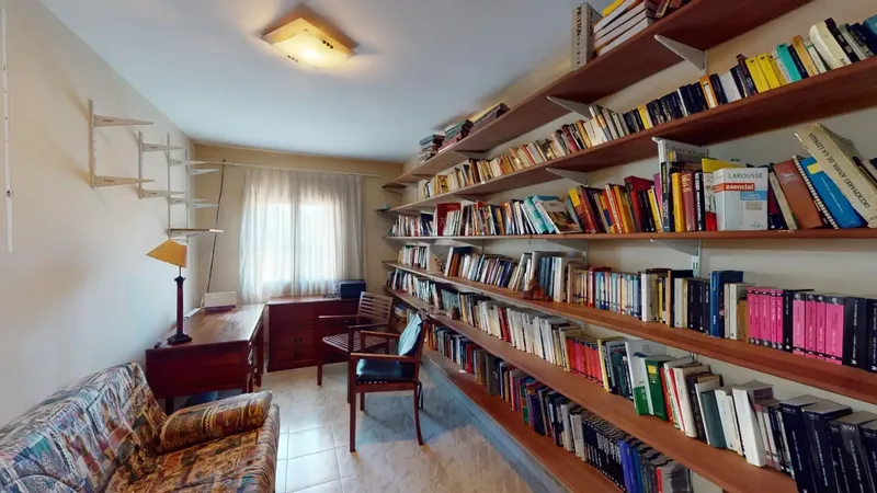 In a quiet and natural setting in Algaida, this 2,000 m2 estate offers absolute privacy and a charming 214 m2 home with — photo 7