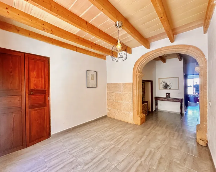 Renovated Townhouse — photo 2