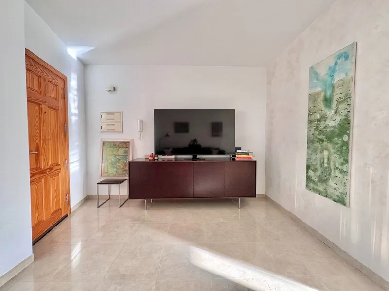 Apartment in Establiments — photo 3