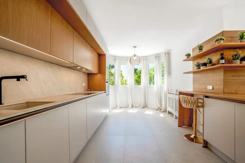 Recently renovated four bedroom villa with pool and garden in Santa Ponsa — photo 6