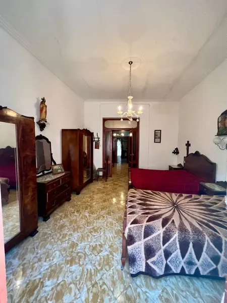 This magnificent property to renovate has two separate properties in the registry — photo 10