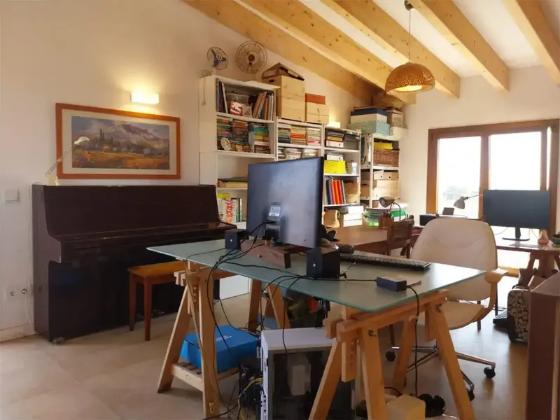 ALQUILER DE TEMPORADA [redacted] DÍAS DESDE EL 25 DE JULIO. Es una vivienda amplia, muy cómoda y bien aislada. Tiene una cocina abierta al com — photo 3