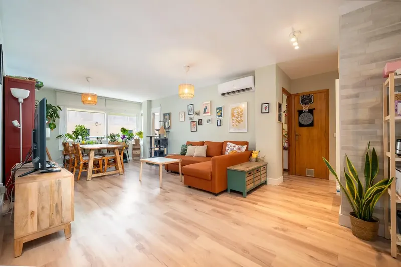 🏡 PISO REFORMADO CON GRAN TERRAZA, PATIO, BALCÓN Y GARAJE INCLUIDO EN EL PRECIO EN PERE GARAU! — photo 2