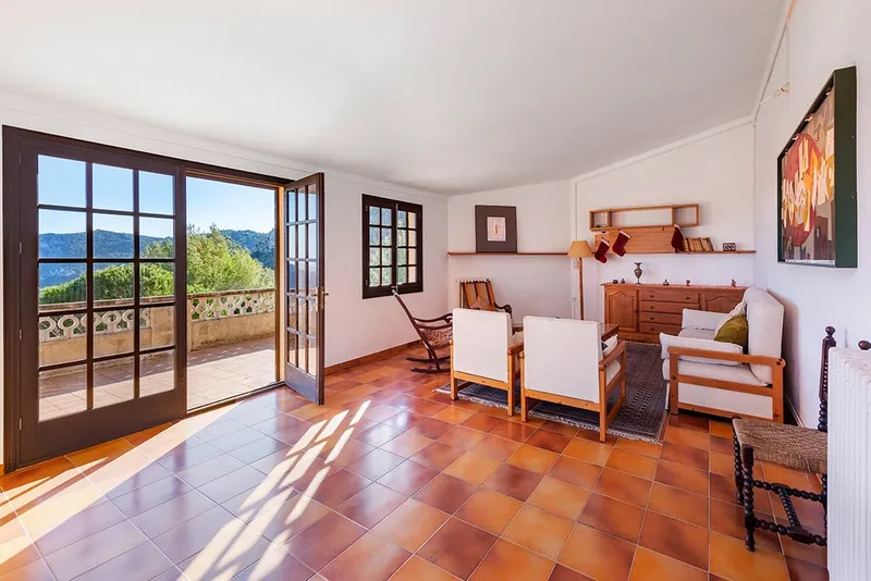 Pollença quiet location country property for sale with mountain view and covered terrace — photo 6