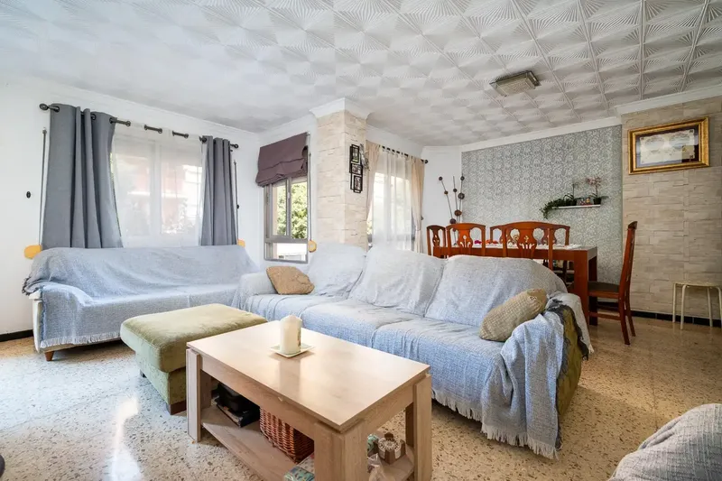 Palma - Zona Amanecer - Calle Josep Melià. Spacious first-floor apartment with lift for sale. — photo 4