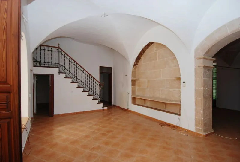 Bright apartment on the second floor near the center of Santanyi — photo 4
