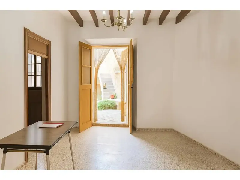 Historic Charm in the Heart of Sineu - A Unique Opportunity in Mallorca — photo 11