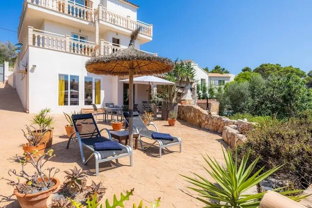 Ready to move in villa with holiday rental license for sale in Cala Figuera, Mallorca — photo 4