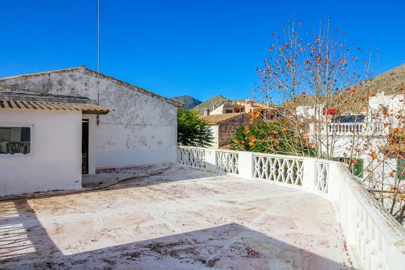 Opportunity to acquire an entire building in the centre of Puerto de Pollença — photo 1