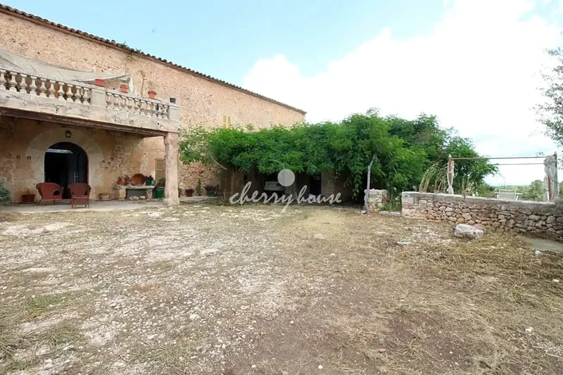 The exclusive estate of Son Marrón, from the ancient segregations of the Islamic farmstead Beni-Taref, documented as early as 1232 — photo 10