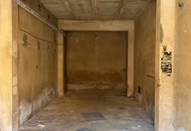 Garage convertible into a home for sale in Plaza de Toros — photo 7