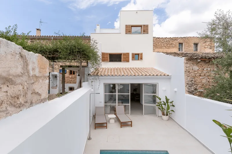 Renovated townhouse with pool in Arta — photo 2