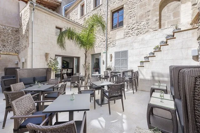 Grand Historic Townhouse for Sale in the Heart of Pollensa, North Mallorca — photo 9