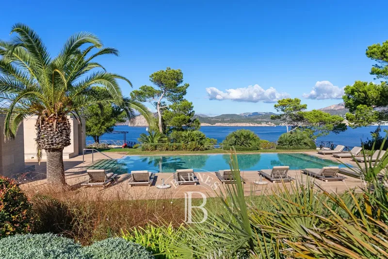 Contemporary Luxury Villa in Santa Ponsa with Historic Charm — photo 2