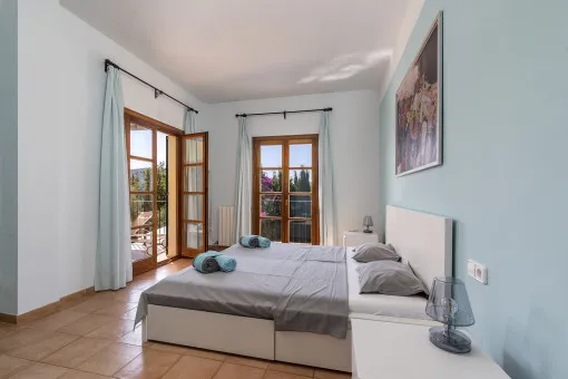 Calvia, tranquil villa in Calvià with stunning sea and mountain views and a holiday rental license — photo 7