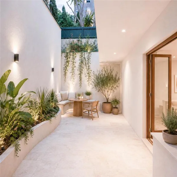 Commercial space between San Agustín and Cala Major — photo 1