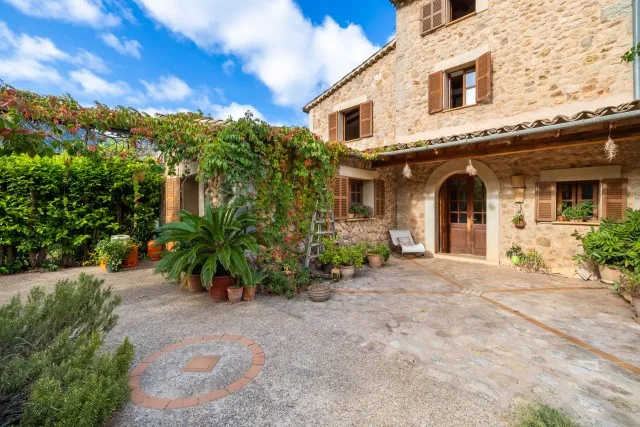 Semi-detached finca within walking distance to Soller for sale, Northwest Mallorca — photo 1