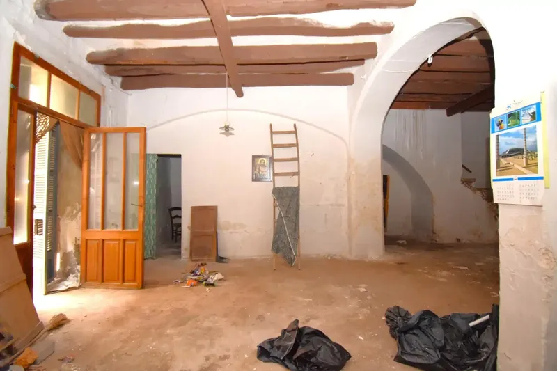 Interesting house for total renovation of 270 m² built in the old town of Muro, just a minute's walk from the — photo 6