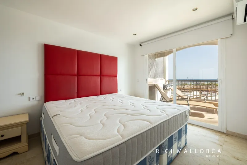 Beautiful nautical flat on the first line of a prestigious yacht club — photo 7