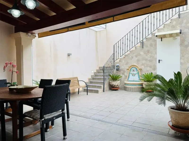¡Exclusiva casa de pueblo totalmente reformada en el corazón de Llucmajor! 🌿✨ — photo 7