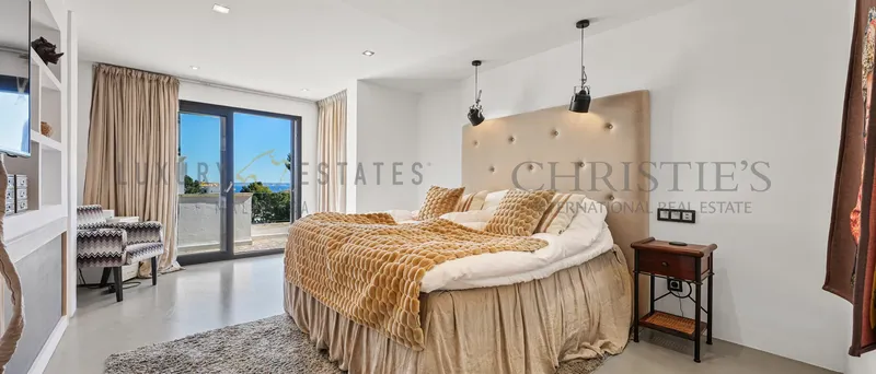 Modern villa in San Agustín near Palma with sea views and pool — photo 10