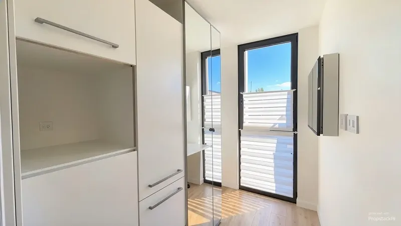 En la popular zona de Portixol, a solo unos 3 minutos del mar, le espera este moderno ático dúplex con una superficie habitable de aproximad — photo 10