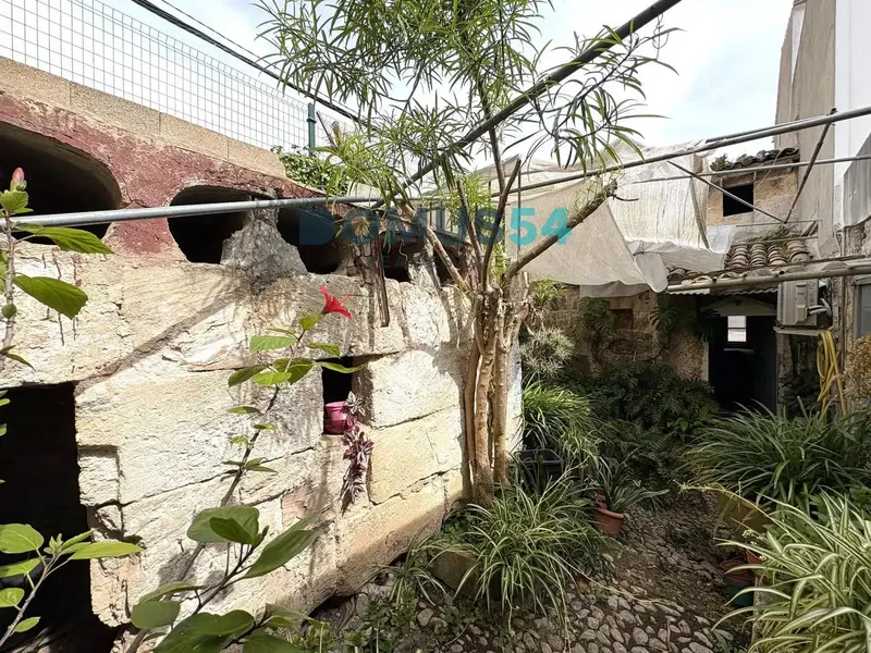 Imagine a property with unlimited space. Located in Muro, this house to be fully renovated presents itself as the opportunity — photo 9