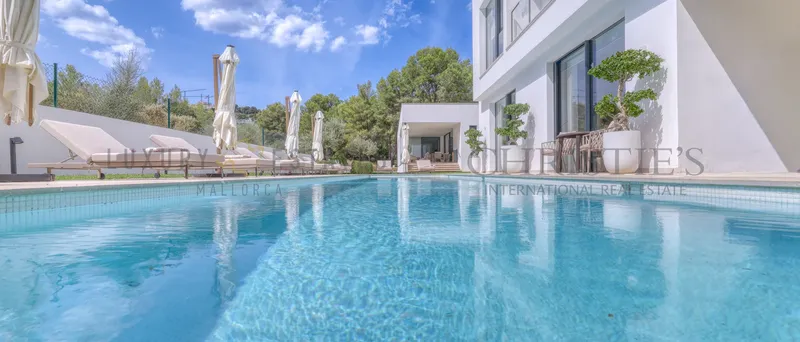 Contemporary villa in Son Vida with golf views — photo 1