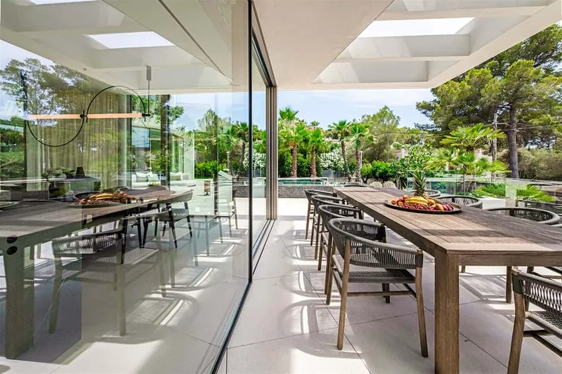 Modern luxury villa with sea views in Bendinat — photo 7
