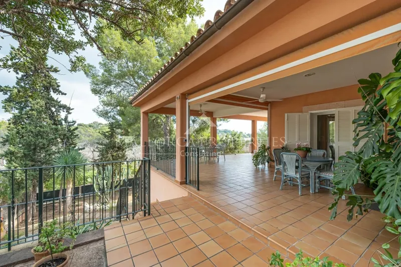 Detached house with pool in a privileged central location in Portals Nous — photo 2