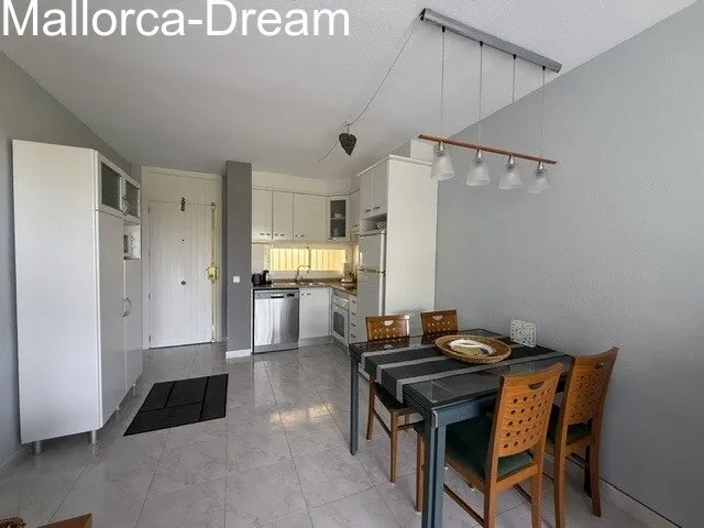 Cala Millor: A beautiful, fully furnished apartment on the beachfront in Cala Millor — photo 4