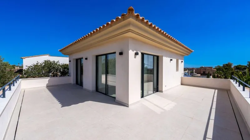 New build villa in Cala Llombards – with sea views and clear architecture near the beach — photo 8