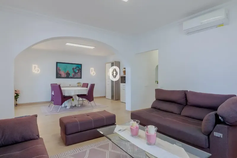 Inmoclaus presents an exclusive opportunity on the seafront. Two independent homes — ground floor and first floor with free ceiling — — photo 10