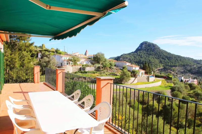 Villa with Holiday Rental License for Sale in Galilea — photo 5