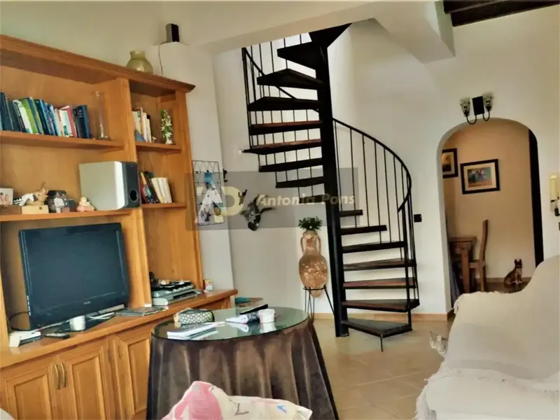 En pleno corazón de Mallorca, se encuentra esta vivienda tipo duplex con local en la parte inferior, a pleno funcionamiento y con rentabilid — photo 12
