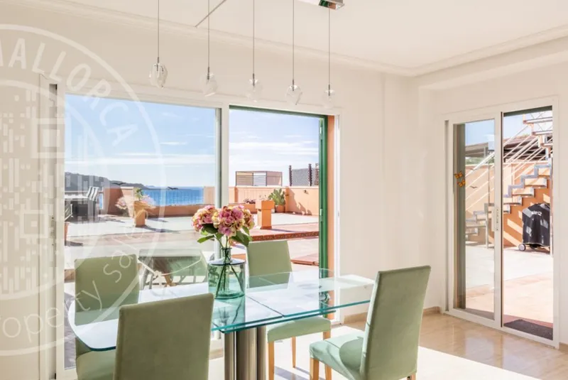 251103 – Frontline Living with XL Terraces — photo 3